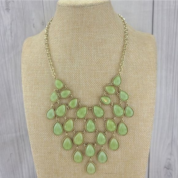 Women’s lime Green Drop Bead Gold Tone Statement Necklace 17" plus 3" Extender - Picture 1 of 8